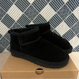 New Ugg Womens mini Snow boots Black